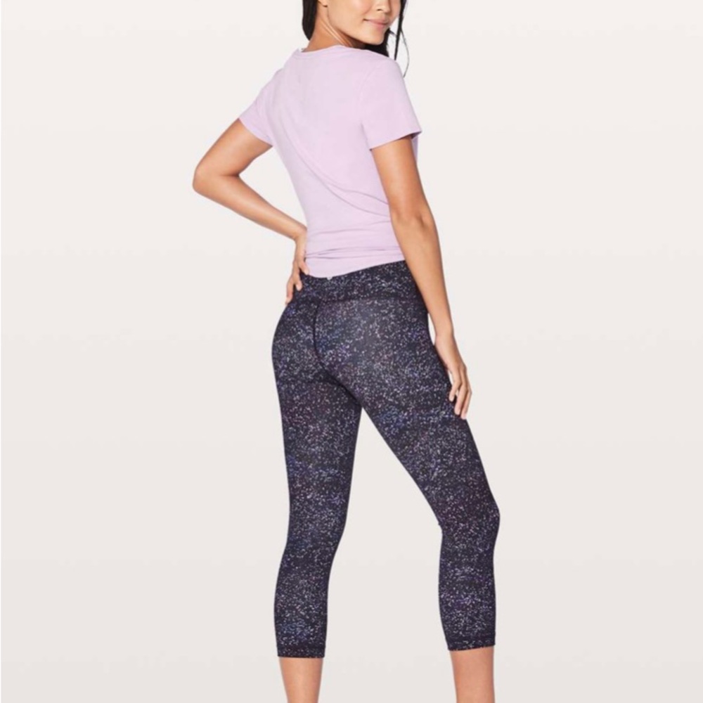 Lululemon Wunder Under Speckled
Galaxy Legging Size 2 High Waist
Stretch Workout